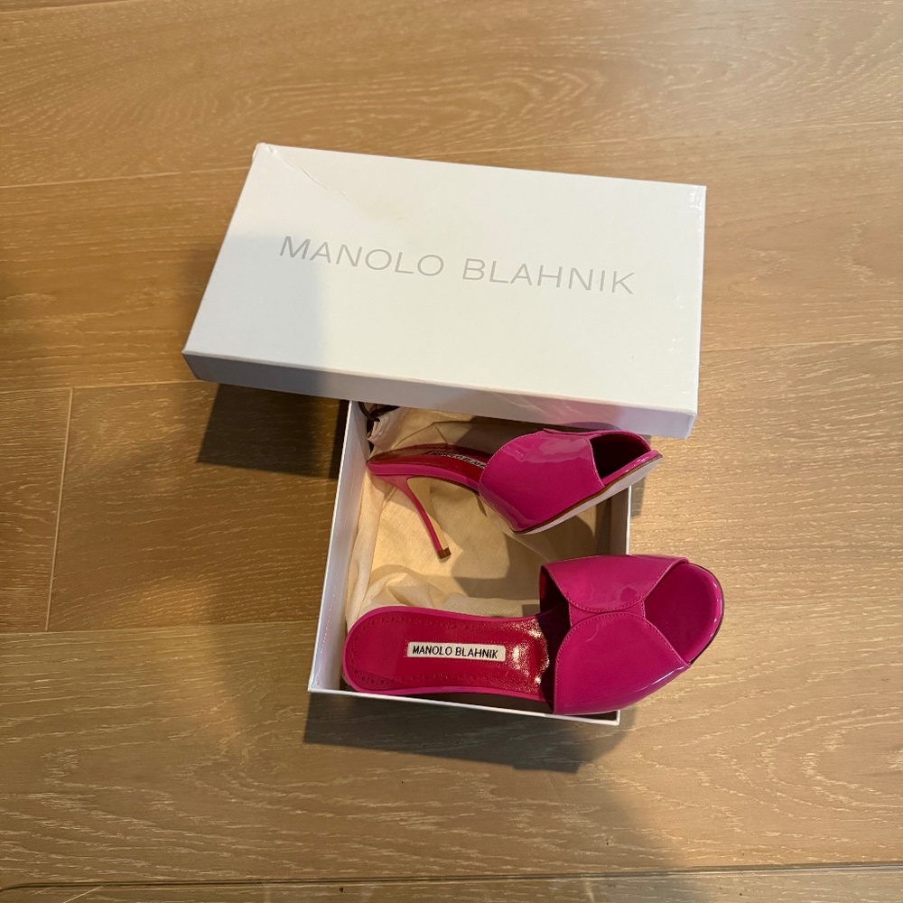 Woman’s shoes